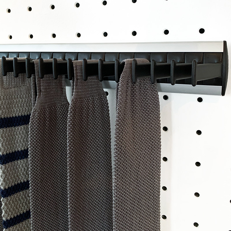 Porte-cravates - 28 crochets - noir-aluminium satiné 3